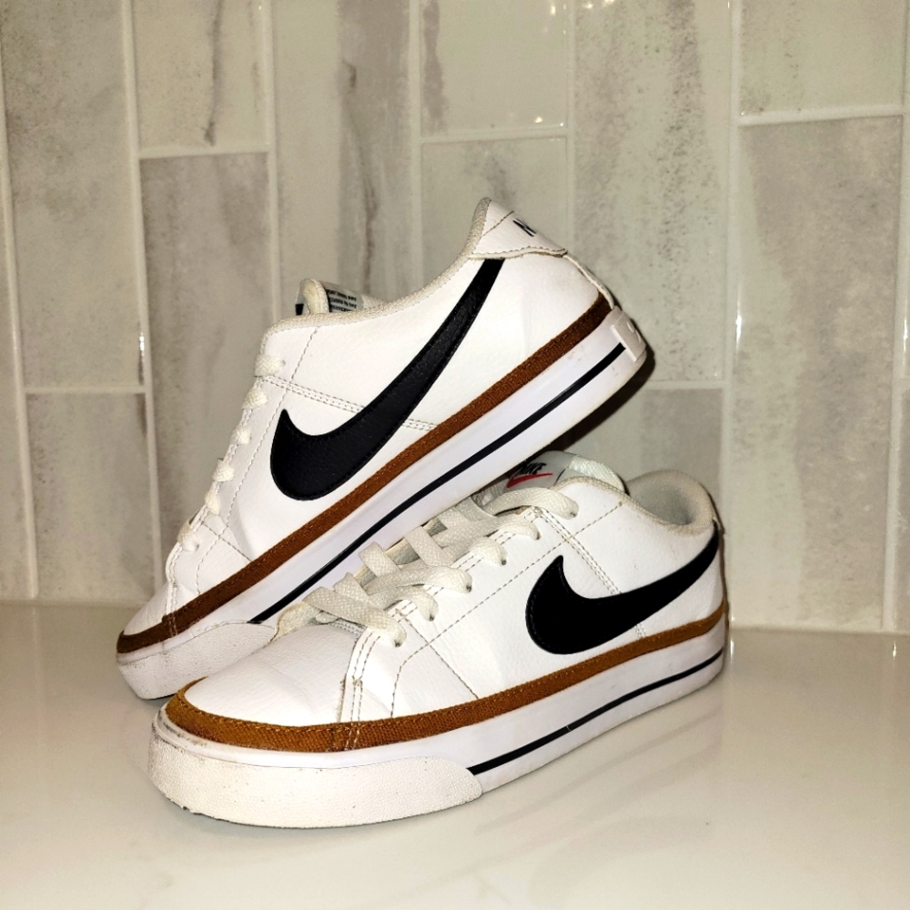 Nike Court Legacy
